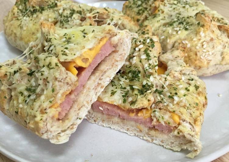 Luncheon meat and cheese bread