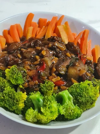 Cara Mudah Menyiapkan Resep 81. Cah sapi lada hitam yang Bisa Manjain Lidah