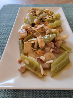 Una foto de Cardo con panceta