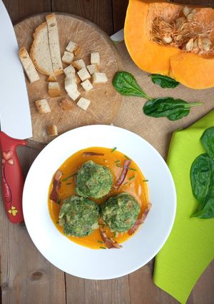 Foto di Canenderli agli spinaci con crema di zucca