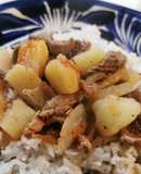 Bistec con papas en chile morita