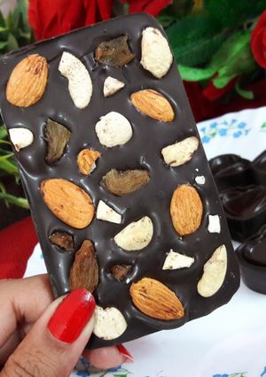 চকলেট বার্ক(Chocolate Bark Recipe in bengali) রেসিপির প্রধান ছবি