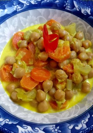 Sok zöldséges csicseriborsó, tejszínes mártásban recept fotója