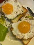 Bánh gối và bơ, trứng 🍳 (Avocado toast)