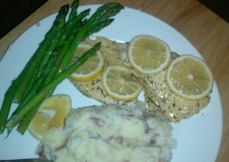 Recipe of Steamed tilipia with asparagus and lemon in 15 Minutes for Young Wife