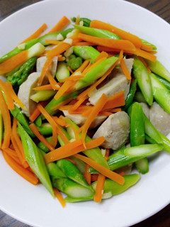 清炒蘆筍魚丸 的食譜成品照片