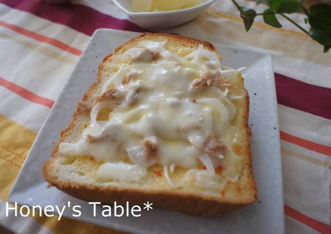 Easiest Way to Prepare Homemade Sweet Onion and Sweet Chili Sauce On Toast