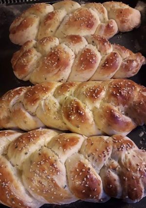 Una foto de Chorek (trenzas dulces armenias)