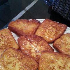 A picture of French toast(le pain perdu).
