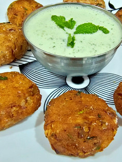 பன்னீர் ஆலு கட்லட் (Paneer aloo cuutlet recipe in tamil) செய்முறை முக்கிய புகைப்படம்