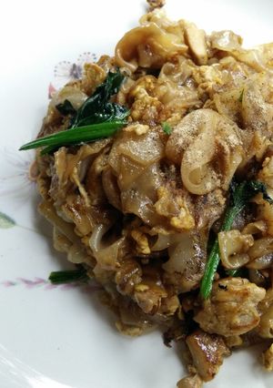 รูปของ ผัดซีอิ๊วไก่ กับปวยเล้ง
