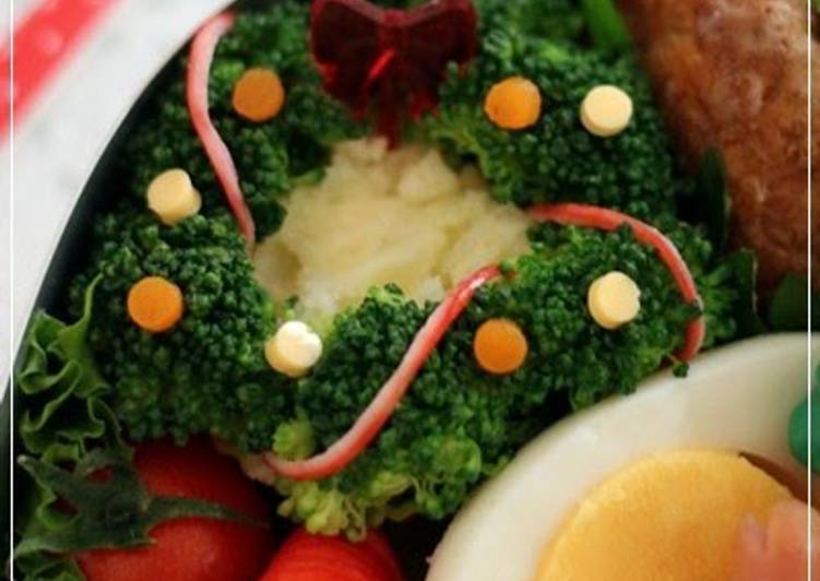 Recipe of Super Quick Homemade Wreath-Shaped Salad for Christmas Bento