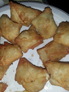 A picture of Crab or beef wontons.