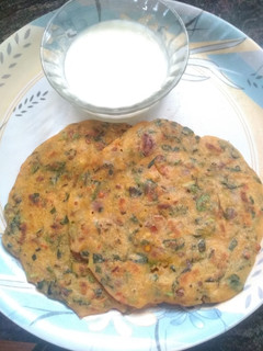 முருங்கைக்கீரை பருப்பு அடை (Murunkai keerai paruppu adai recipe in tamil) செய்முறை முக்கிய புகைப்படம்
