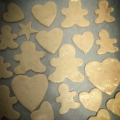 A picture of Delicious cookies with tangerines.