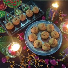 A picture of Besan Suji Ladoo.