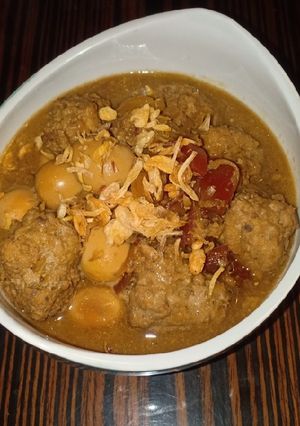Foto resep Semur bola bola daging dan telur puyuh