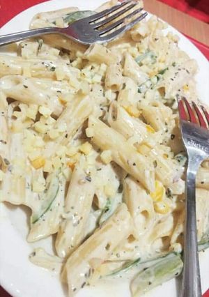 A picture of White sauce pasta.