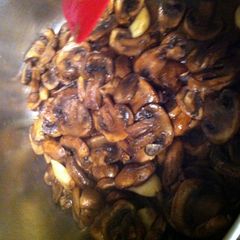 A picture of Balsamic Marinated Mushrooms.