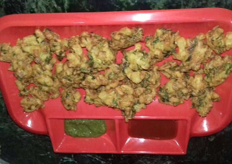 Simple Way to Prepare Favorite Aloo pyaz ke besani pakode