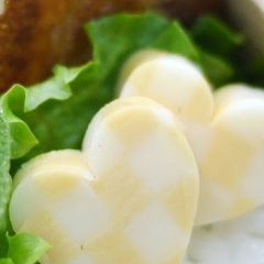 A picture of Cute Checked Cheese Hearts.