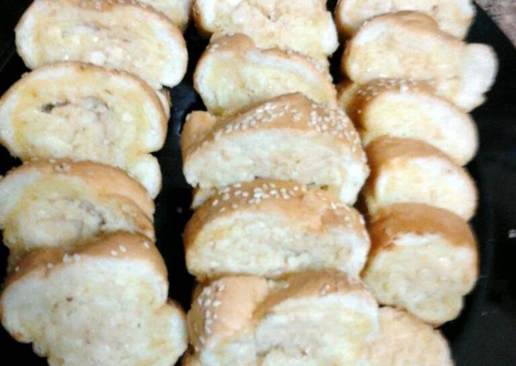 Simple Way to Make Speedy Ladybirds Garlic Bread .