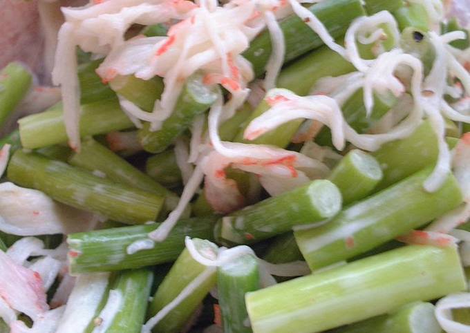 Deeelicious! Garlic Shoots and Imitation Crabstick Salad