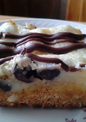A picture of Gooey Chocolate Chip Bars.