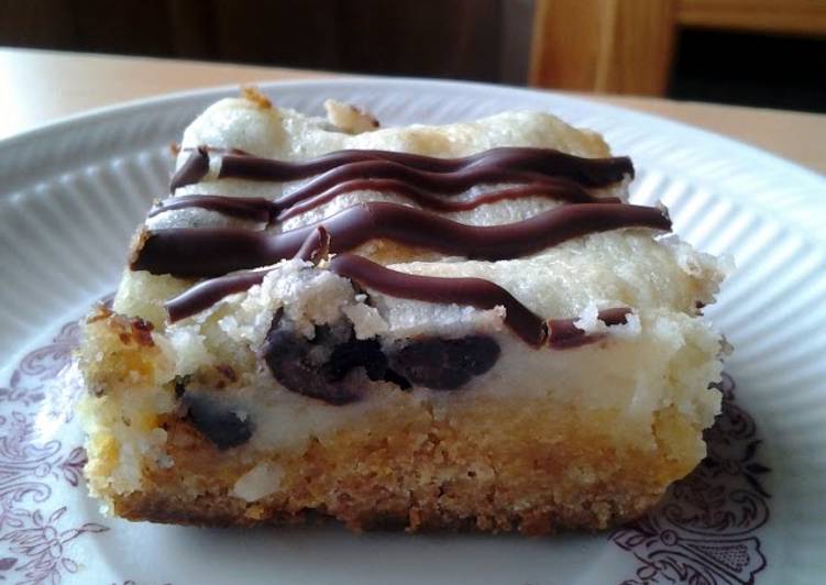 Recipe of Speedy Gooey Chocolate Chip Bars