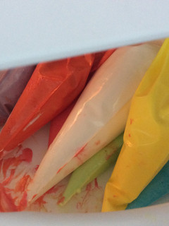 A picture of Colorful Meringue Cake Flosting.