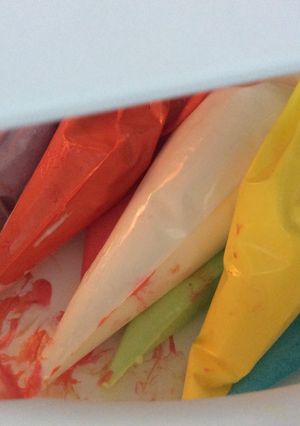 A picture of Colorful Meringue Cake Flosting.