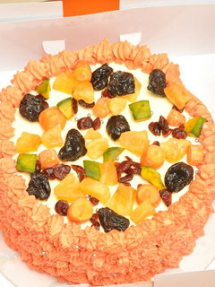 A picture of Butter cream fruit cake.