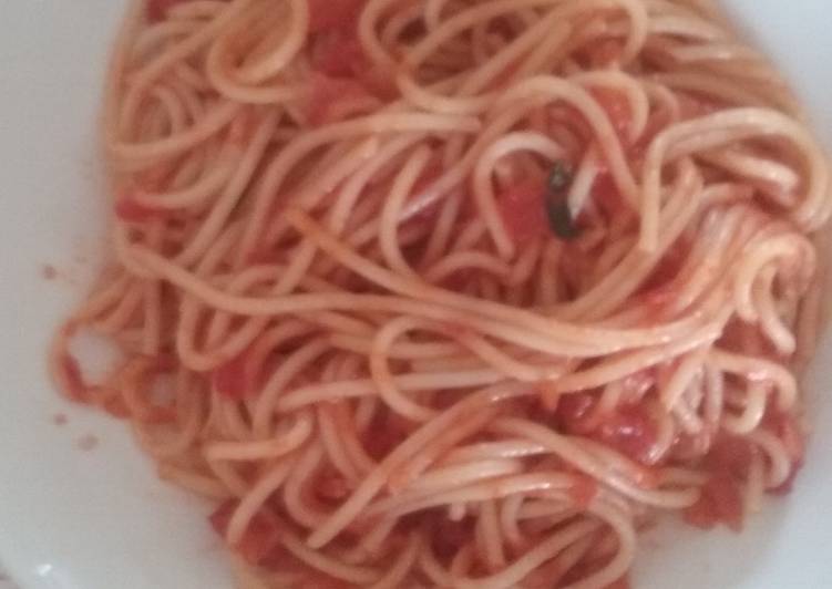 Recipe of Yummy The easiest pasta sauce ever😍 with basil