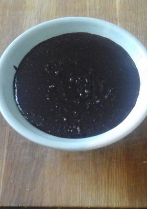 A picture of Hot and slightly lethal coke-sauce perfect for hamburgers.