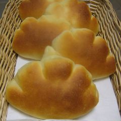 Cream-filled Rolls in a Bread Maker A picture of Cream-filled Rolls in a Bread Maker.
