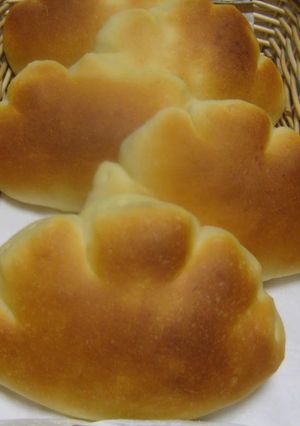A picture of Cream-filled Rolls in a Bread Maker.