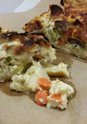 A picture of easy sausage & egg quiche.