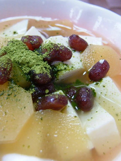 A picture of Ginger-Honey Tofu Dessert Soup.