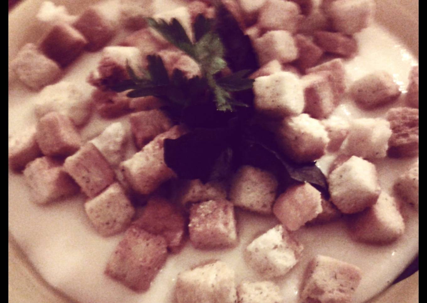 Creamy califlower annd cheese soup