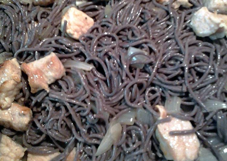 black rice noodle and pork
