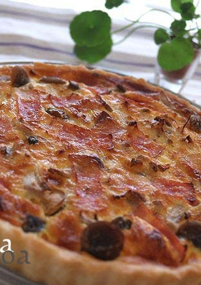 A picture of Simple & Genuine Mushroom and Bacon Quiche.