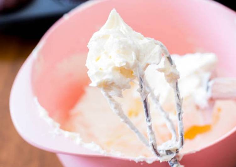 Easiest Way to Make Speedy White Chocolate Frosting