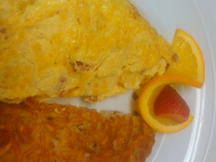 Easy Way Prepare Good breakfast ham and tomato omelette with hash brown the So Delicious Really delicious