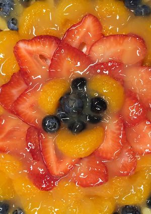 A picture of Delayne's Fruit Pizza.