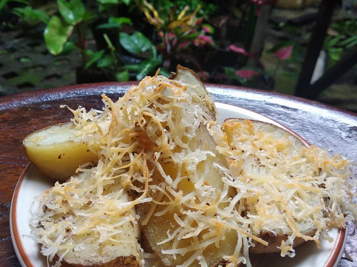 Resep Cheesy Potato Wedges Panggang Anti Gagal