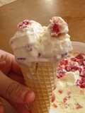 ايس كريم او مثلجات 🍦🍧بذوق الفانيلا والفراولة 🍨🍓