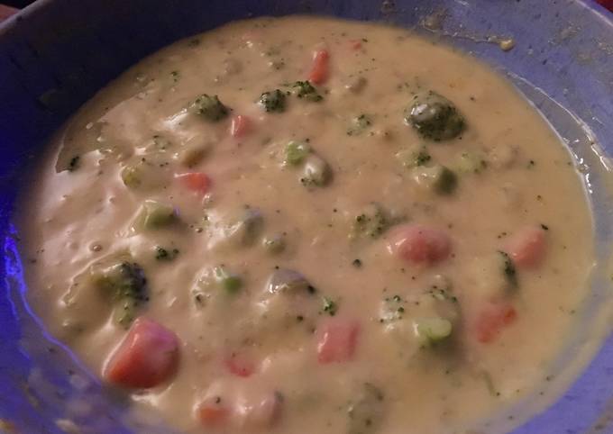 Simple Way to Make Quick Broccoli Cheese Soup