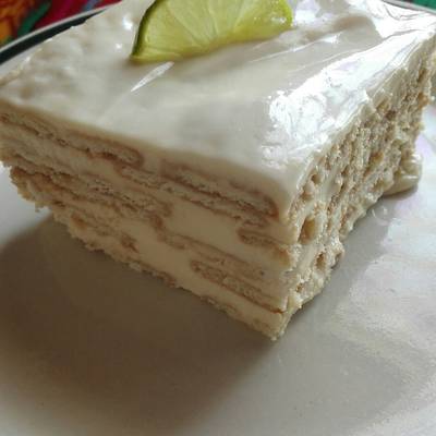 Pastel Helado (Carlota de limón, pastel de galleta) Receta de Hanna Hurtado  ⭐- Cookpad