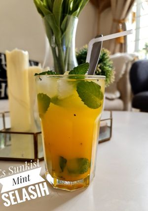 Foto resep 91. Es Sunkist Mint Selasih Squash