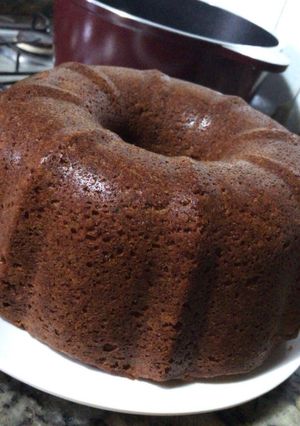Una foto de Torta de banana en budinera essen 😍